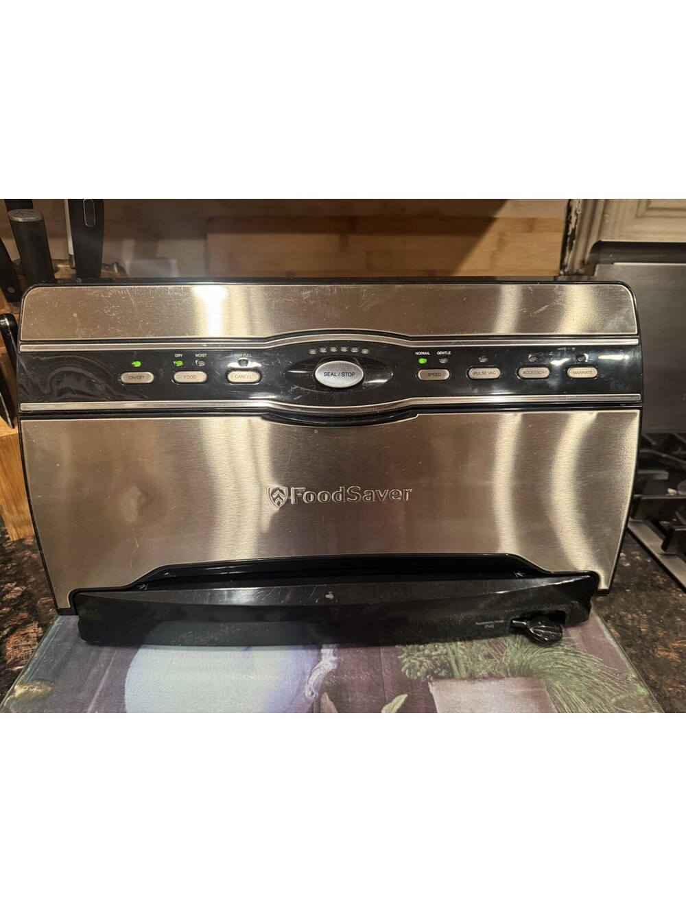 FoodSaver V3880 SmartSeal Vertical Vacuum Sealer